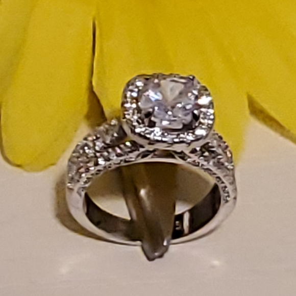 Halo Round Cut Cubic Zirconia Ring - Picture 2 of 3